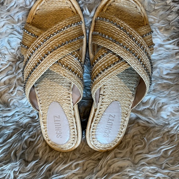 Schultz Studded Raffia Sandals. Size 7. - Picture 2 of 5